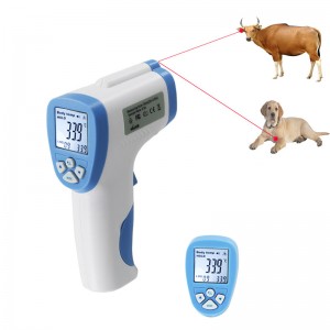 Dier temperatuur meten thermometer met hoge temperatuur in veeboerderij